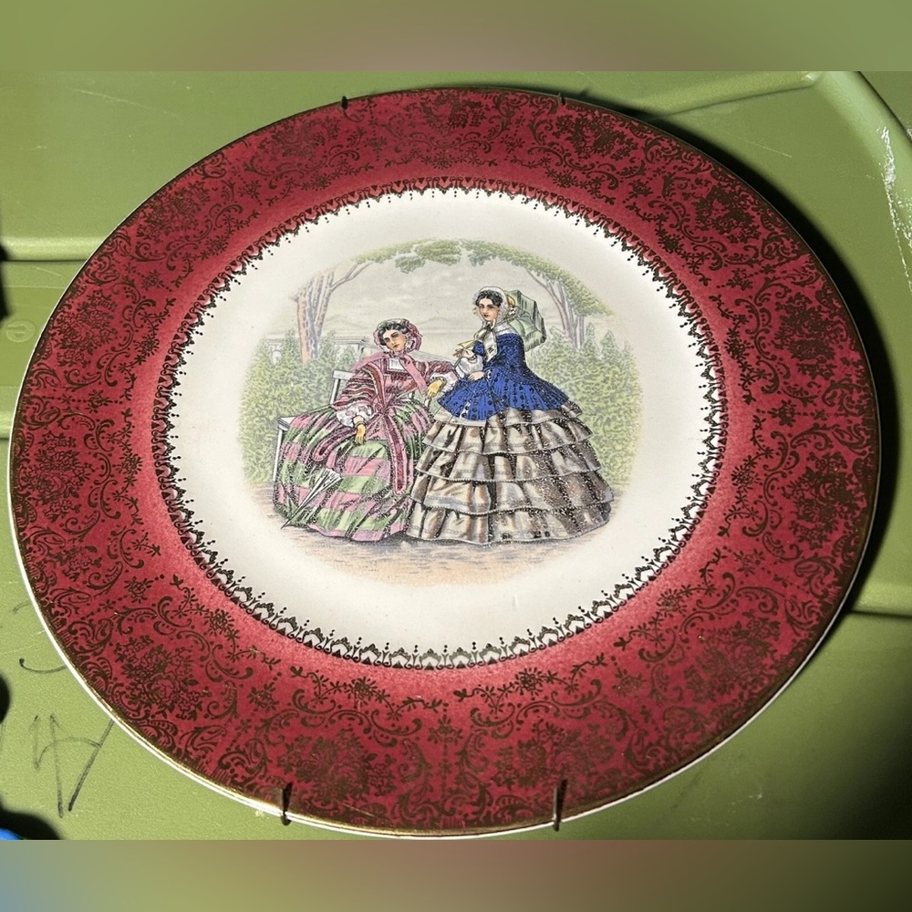 VINTAGE, IMPERIAL BY SERVICE PLATES 23 KARAT GOLD 2 WOMEN 10 3/4" COLLECTABLE